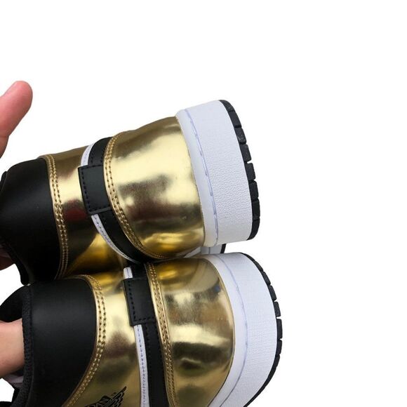 DEADSTOCK 2020 Nike Air Jordan 1 Mid SE 'Metallic Gold' Size 11 - Picture 14 of 16